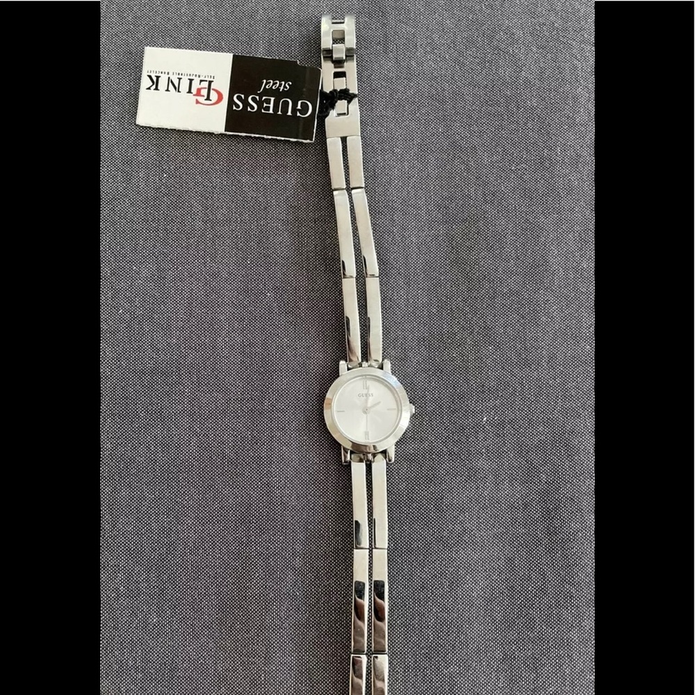 GUESS WATCH STAINLESS STEEL Silver Tone LINK WOMEN Bracelet Watch Beautiful
